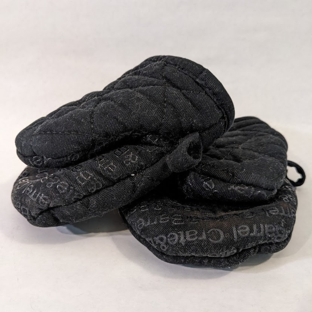 Crate & Barrel Black Quilted Mini Oven Mitts Set of 2 Silicone Grip Pinch Mitts